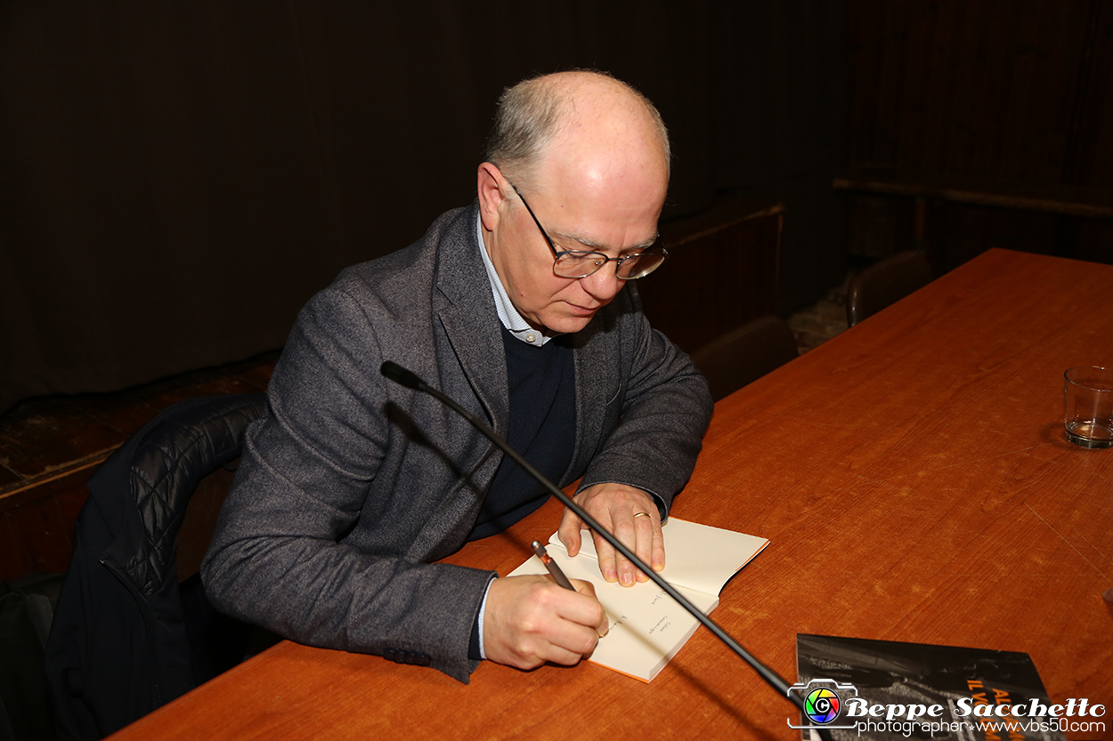 VBS_5954 - Presentazione libro 'Alziamo il volume' di Beppe Amico.jpg
